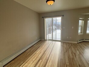 4901 S Binnacle Dr in Wasilla, AK - Foto de edificio - Building Photo