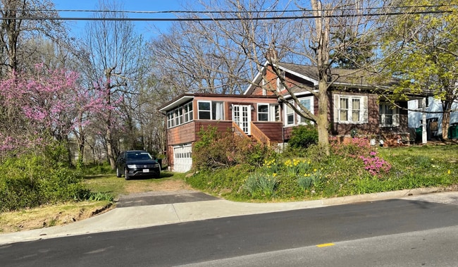 property at 1439 Grant Rd