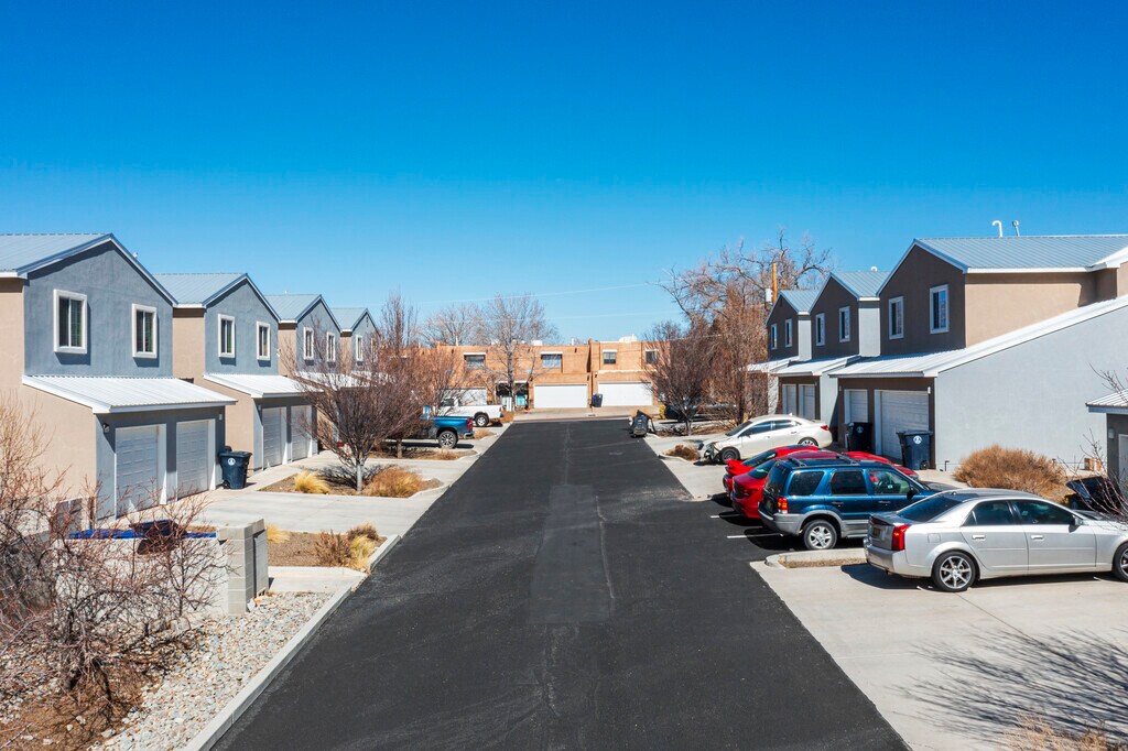 Zia Townhomes Albuquerque, NM Apartments