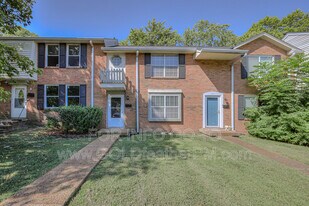 5510 Country Dr in Nashville, TN - Building Photo