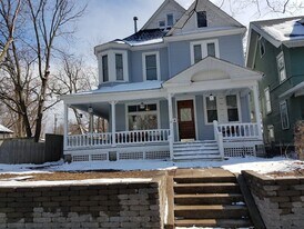 900 Laurel Ave in St. Paul, MN - Building Photo