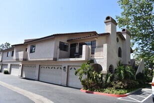 7640 Palmilla Dr in San Diego, CA - Building Photo