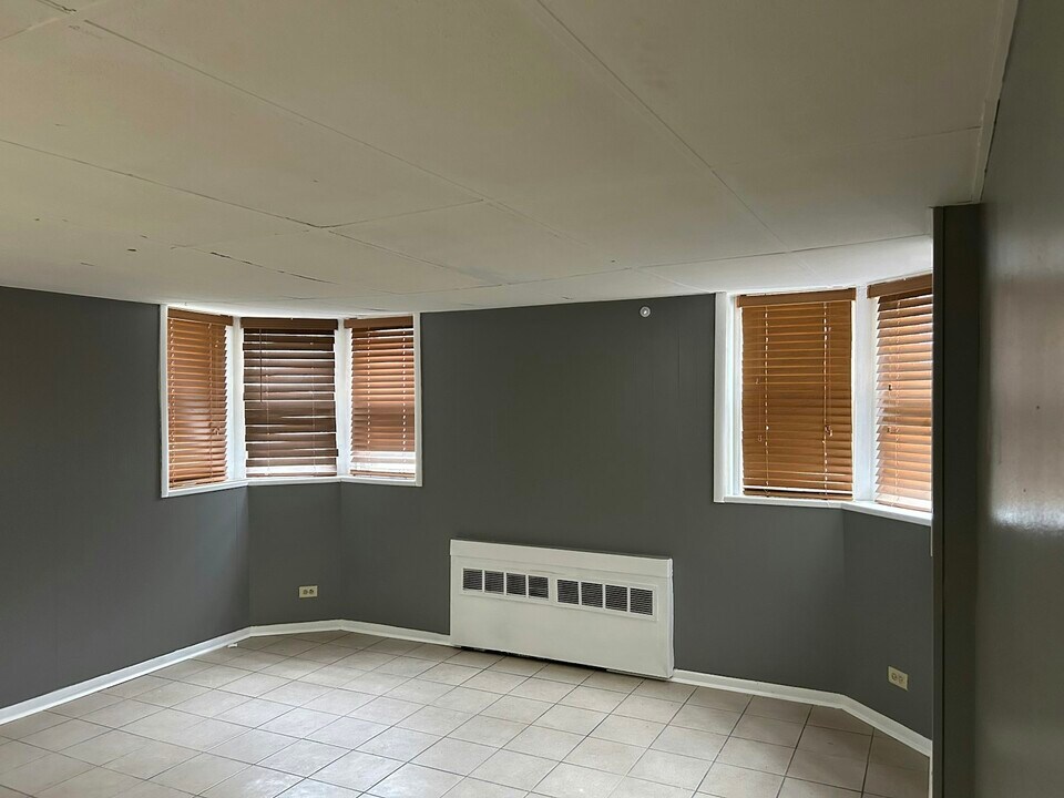 1828 Gunderson Ave in Berwyn, IL - Building Photo