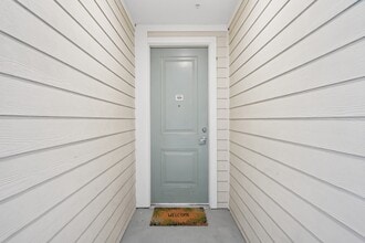 Charleston on 66th in Largo, FL - Building Photo - Building Photo