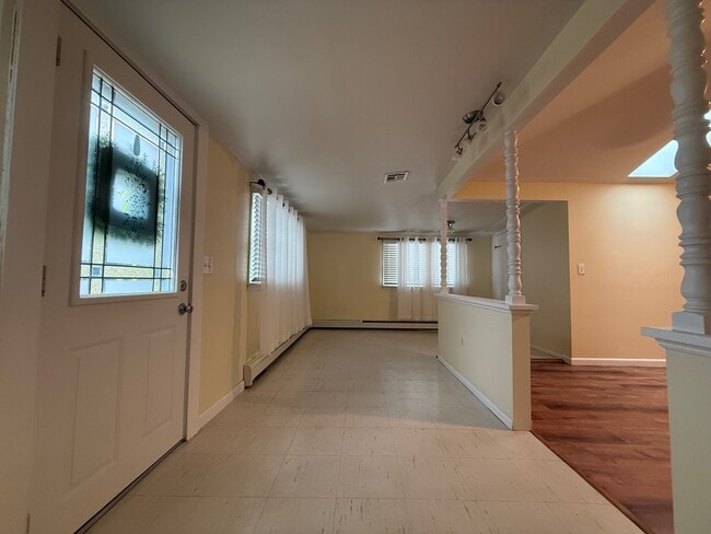 590 Princeton Ave in Brick, NJ - Foto de edificio - Building Photo