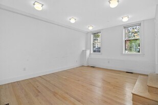 86 Chelsea St, Unit #1 in Boston, MA - Building Photo