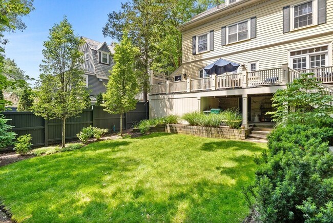 204 Homer St in Newton, MA - Building Photo - Building Photo