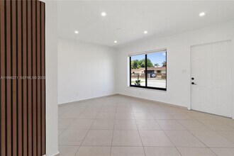 5420 NW 182nd St in Miami Gardens, FL - Building Photo - Building Photo