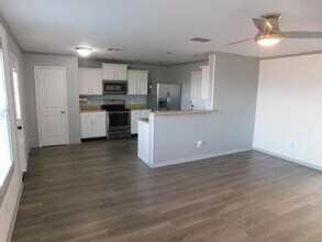 6131 Southern Vis in San Antonio, TX - Building Photo - Building Photo