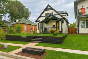 2437 S Bannock St in Denver, CO - Building Photo