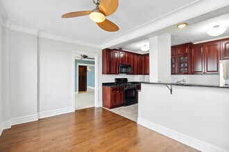 1205 W Sherwin Ave in Chicago, IL - Building Photo - Building Photo