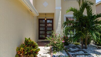 3626 Newport Ave in Boynton Beach, FL - Foto de edificio - Building Photo