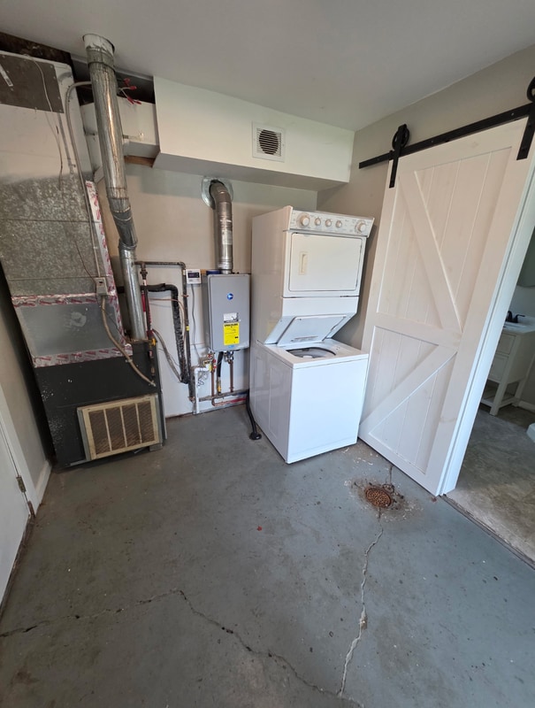 property at 1200 Center St NE