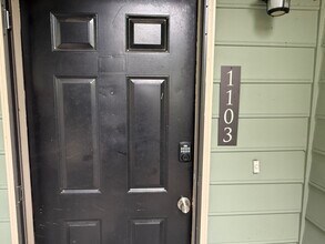 1103 Canyon Point Cir in Roswell, GA - Building Photo - Building Photo