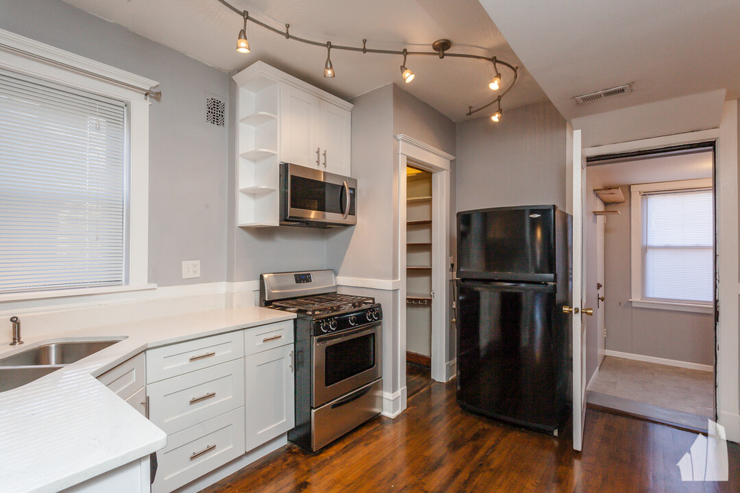 3253 N Kenmore Ave, Unit 1 in Chicago, IL - Building Photo