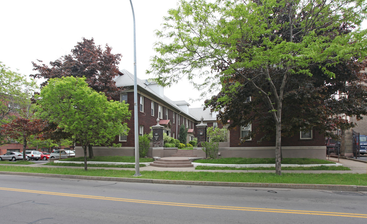 DaVinci Court Apartments in Rochester, NY - Foto de edificio