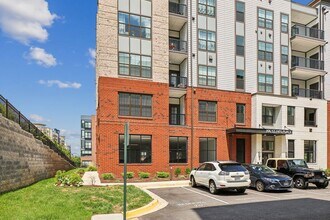106 Saint Ives Pl, Unit 103 in Oxon Hill, MD - Building Photo - Building Photo