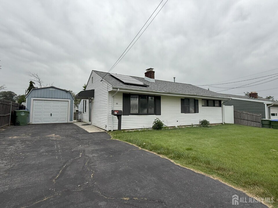 53 Columbus Ave in Edison, NJ - Building Photo