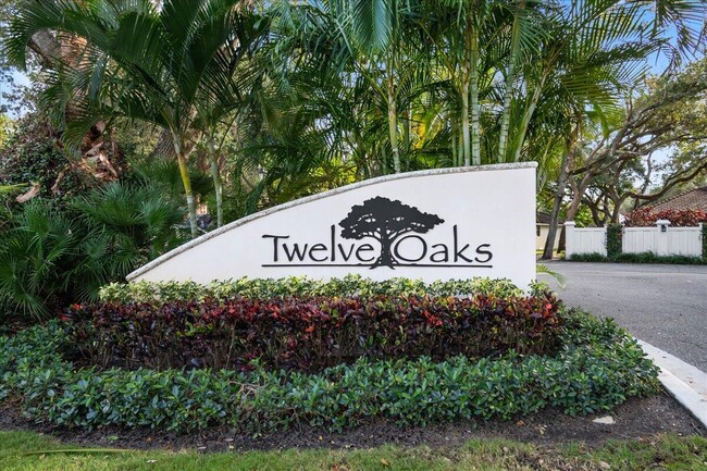 11409 12 Oaks Way in North Palm Beach, FL - Building Photo - Building Photo