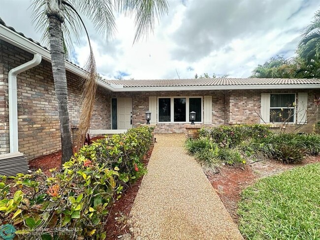 9135 NW 3rd Ct in Coral Springs, FL - Building Photo - Building Photo