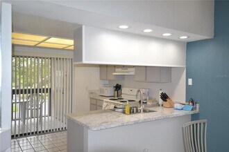284 Woodlake Wynde in Oldsmar, FL - Building Photo - Building Photo