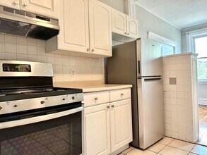 330 St Paul St in Brookline, MA - Building Photo - Building Photo