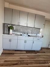 23 Elm St, Unit Unit 7 3rd floor in Nashua, NH - Building Photo - Building Photo