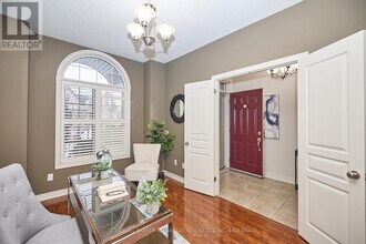 76 Aaron Trail in Welland, ON - Building Photo - Building Photo