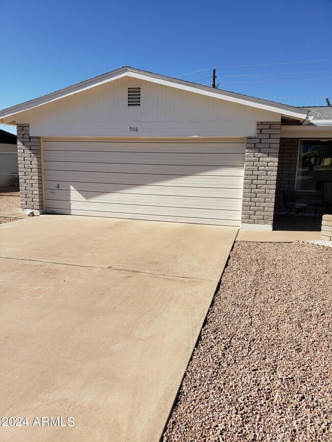 908 S Ocotillo Dr in Apache Junction, AZ - Building Photo - Building Photo