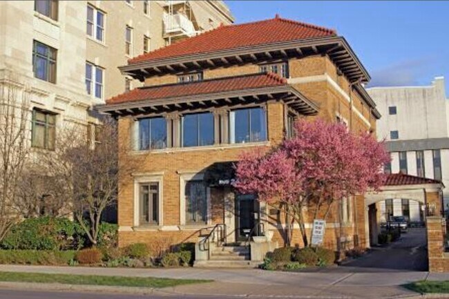 24 S River St, Unit 3rd Floor in Wilkes-Barre, PA - Building Photo - Building Photo