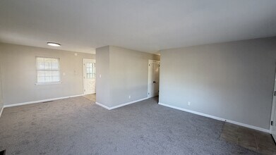 2101 Cass Ave in Evansville, IN - Building Photo - Building Photo