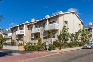 La Jolla Village Park in San Diego, CA - Building Photo