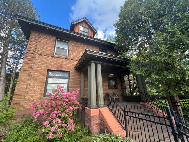 property at 1621 E Superior St