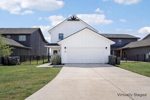 416 Stagecoach Trail in San Marcos, TX - Building Photo