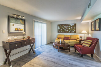 Crossings at Fox Meadows in Memphis, TN - Building Photo - Interior Photo