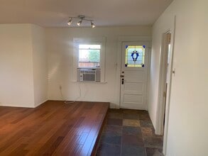 3728 E 5th St in Long Beach, CA - Foto de edificio - Building Photo