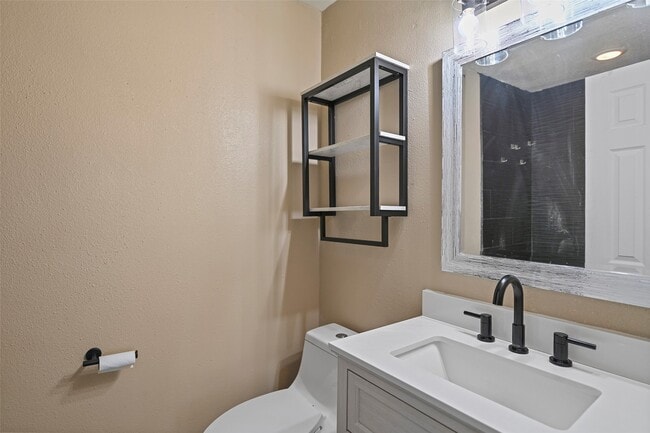 9706 Coyote Creek Dr