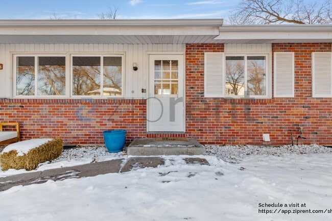 10017 Sprague St in Omaha, NE - Foto de edificio - Building Photo