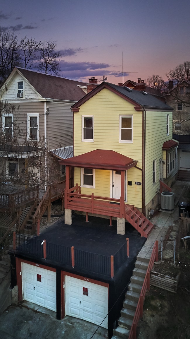 2354 Victor St in Cincinnati, OH - Foto de edificio - Building Photo