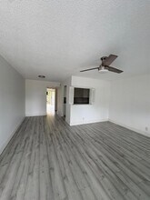 374 Camden P in West Palm Beach, FL - Building Photo - Building Photo