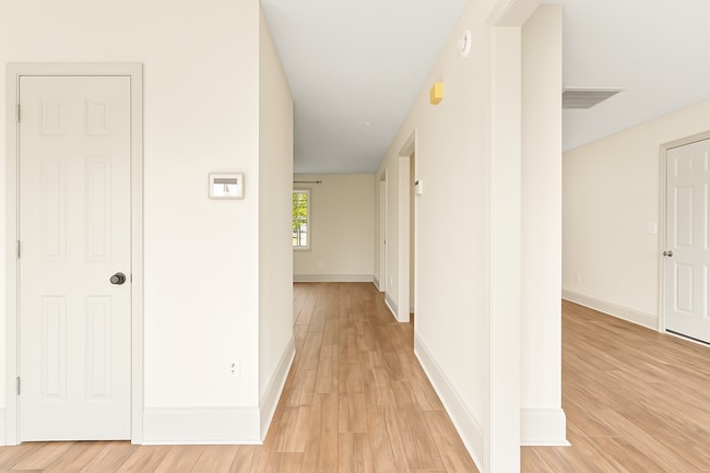 208 Yearling Loop in Jacksonville, NC - Building Photo - Building Photo