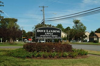 Bay Breeze Apartments - West in Virginia Beach, VA - Building Photo - Building Photo