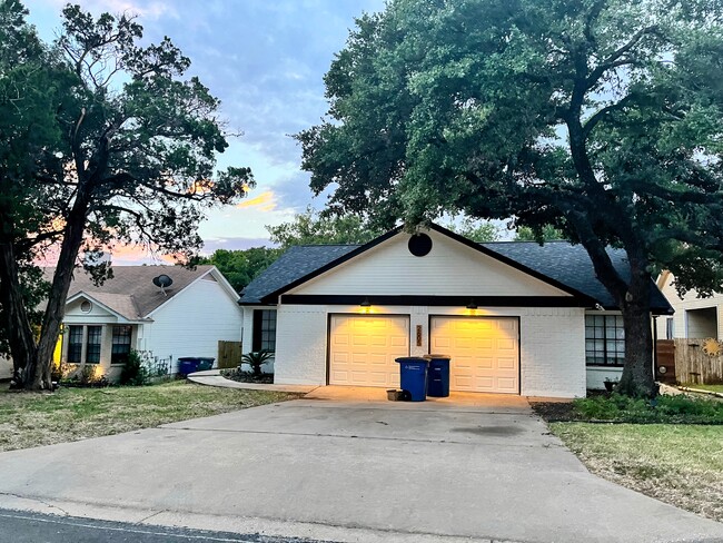 2605 Garrettson Dr in Austin, TX - Building Photo - Building Photo