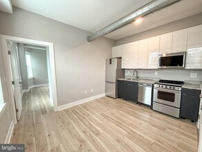 100 W Susquehanna Ave in Philadelphia, PA - Building Photo - Building Photo