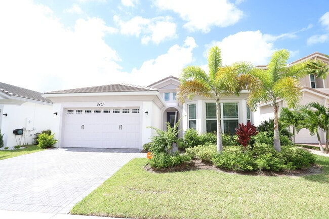 5401 Pecan Dr in Westlake, FL - Building Photo - Building Photo