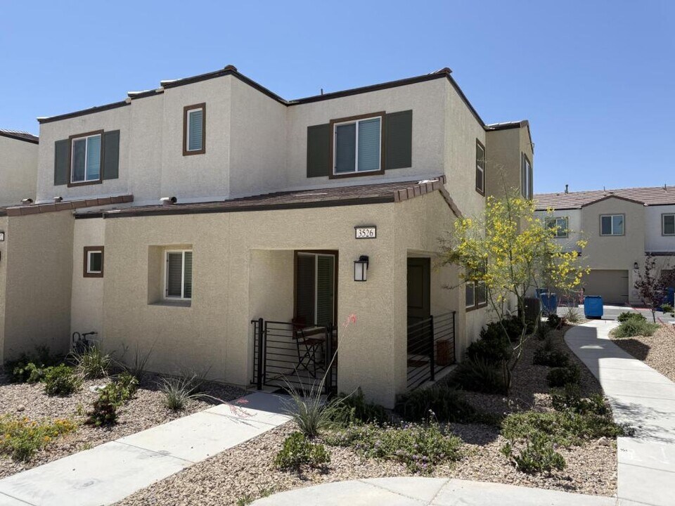 3526 Golden Chariot Ave in Las Vegas, NV - Building Photo