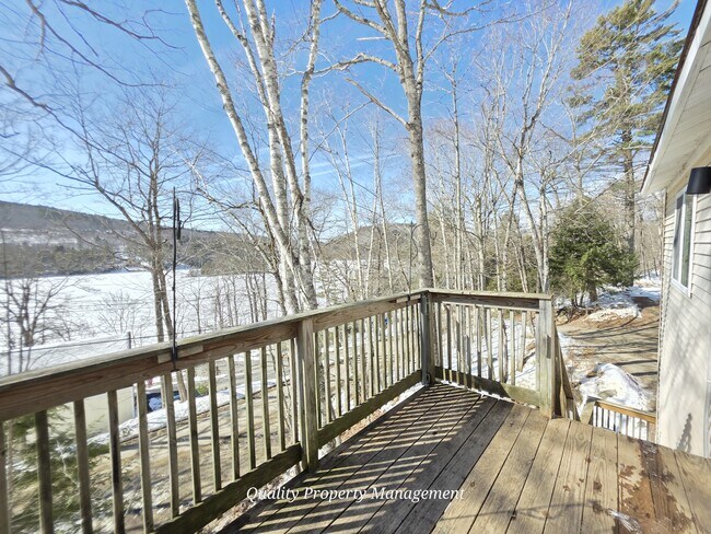 116 Pine Trail in Holden, ME - Foto de edificio - Building Photo