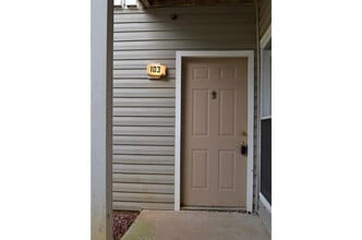 Room in Condo on Collegiate Cir in Raleigh, NC - Foto de edificio - Building Photo