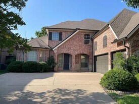 15702 Crown Cove Ln in Frisco, TX - Building Photo
