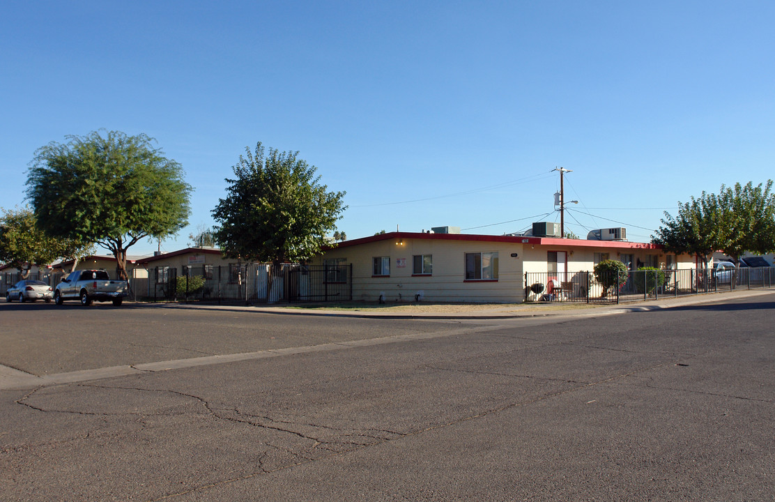 Glen Drive Apartments in Glendale, AZ - Building Photo